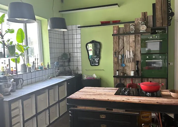 Hobro Guesthouse *
